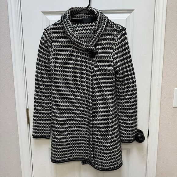 Mary Firenze Size Small Cardigan Wool Blend  Made in Italy Black Button - Picture 1 of 5